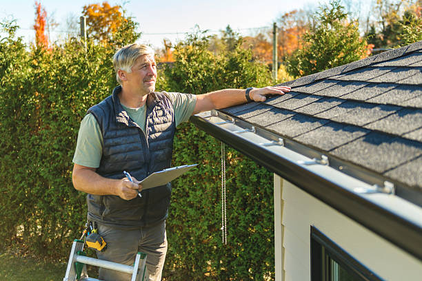 Professional Roofing technician working in Hoschton, GA